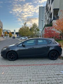 Opel Astra J 1.6. 85kw 2015 - 4