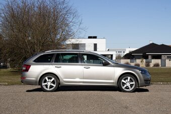 Škoda Octavia Combi 2.0 TDI Elegance/ Style DSG - 4