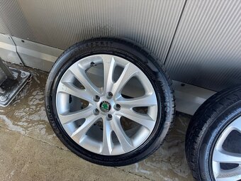 Skoda 5x112 r17 225/45 r17 - 4