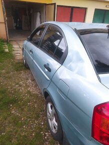 Hyundai accent 1.4 2009 - 4