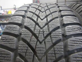 R16 Zimná sada VW GOLF rozteč 5x112 205/55R16 DUNLOP 4D - 4