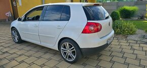 Volkswagen Golf 5 - 4