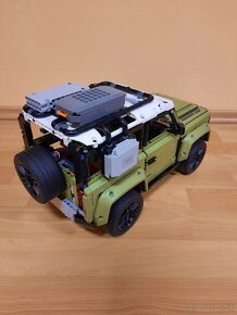 Lego Technic 42110 - Land Rover Defender - 4