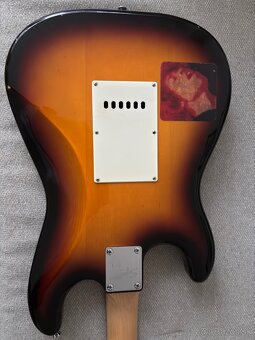 Squier Strat Bullet Sunburst (2004) - 4