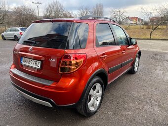 Predám suzuki sx4 benzin r.v 2010 - 4