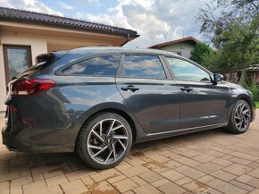 Hyundai i30 CW 1,5T-GDI 7DCT Nline - 4