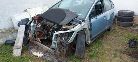 Citroen C4 rozpredam na suciastky alebo cele auto.za 150e - 4