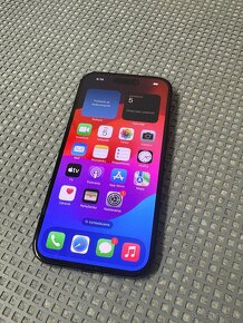 iPhone 15 256GB vo výbornom stave - 4