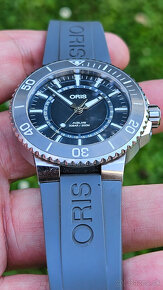 ORIS Aquis Date "Source Of Life" Limited Edition - 4