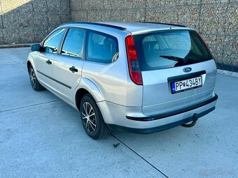 Ford Focus 1.6Tdci Kombi Ghia - 4