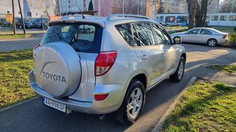 Toyota Rav4 2.2 d4d - 4