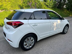 Hyundai i20 1.2 benzin /// 1 majitel /// 90 tis km  /// SR - 4