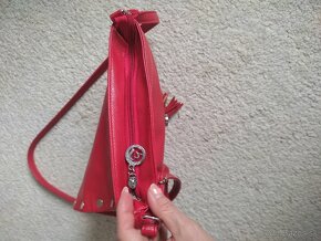 Červená kabelka - 4