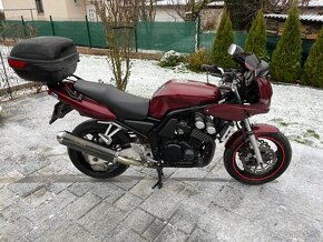 Yamaha FZS 600 Fazer - 4