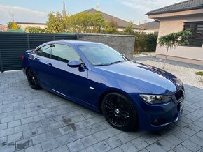 BMW 330i coupe - 4