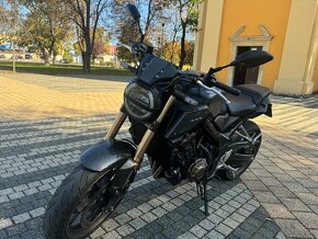 Honda cb650r 35kw v TP inak 70kw - 4