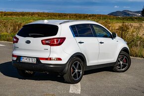 Kia Sportage 2,0 CRDi 4x4 100kW (ťažné, xenóny, navigácia) - 4