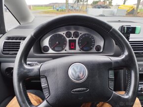 Vw  sharan 1.9 tdi  goal  85Kw  7 míst - 4