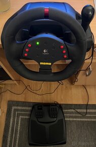 volant k PC Logitech MOMO Racing Force Feedback Wheel - 4