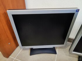 LCD monitory BenQ a AOC - 4