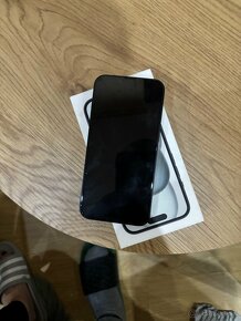 Predám iphon 13 128 gb a ktomu dám iPhone 11 68gb - 4