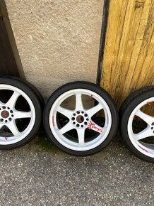 Japan racing jr3 8x18 5x114,3 a 5x120 - 4