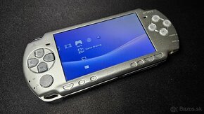 PSP 2000 (HACK) - 4