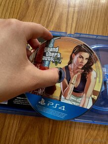 Hry na PS4 - Mortal Kombat 11 a GTA V - 4