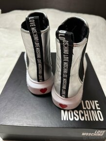 Kožené strieborné workery zn. Love Moschino originál - 4