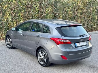 Hyundai i30 CW 1.6 CRDi Family - 4