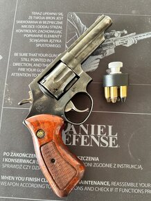 Taurus 38 špeciál - 4