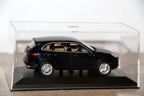 Porsche Cayenne S 2014 1:43 Minichamps - 4