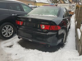 Honda Accord Tourer na náhradní díly 7 G - 4