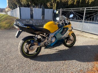 HONDA CBR 600F4 - 4