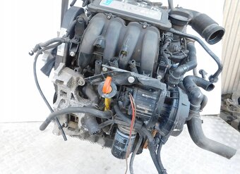 VW Golf VI 6 1.6 FSI  motor CHG - 4