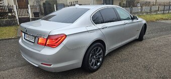 BMW rad 7 730D model F01 - 4