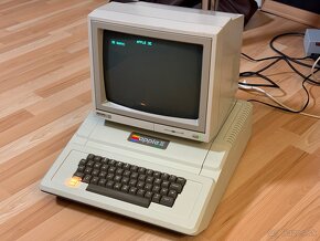 Apple II plus + monitor - 4