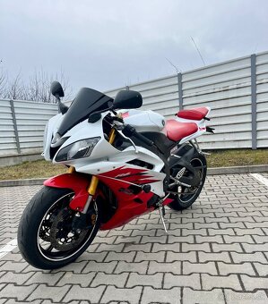 Yamaha R6 - 4