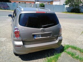 Toyota Corolla Verso 1.8 benzin VVT-i / 95kW / r.v. 12-2004 - 4