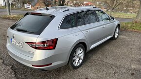 skoda superb 3 110kw combi 2.0 TDI DSG style - 4