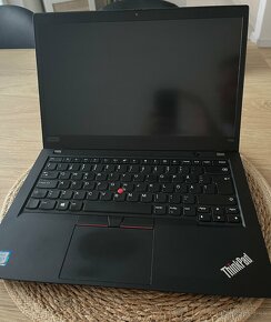 Lenovo ThinkPad T490 - 4