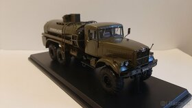 Model KRAZ 255 cisterna - 4