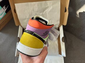 Air Jordan 1 Mid SE Lightbulb - 4