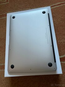 Apple MacBook Air 13" - 4