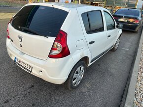 Predám dacia sandero 1.4i - 4