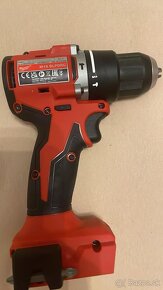 MILWAUKEE M18™ AKU VŔTAČKA S PRÍKLEPOM - KOMPAKTNÁ - 4