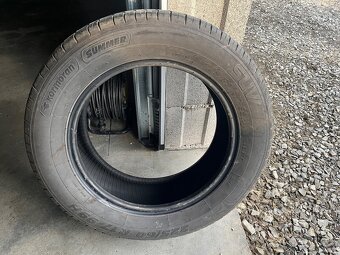 225/60R17 - 4