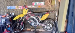 Ponúkam crossu Suzuki 2015 FMF výfuk vstrek 250ka - 4