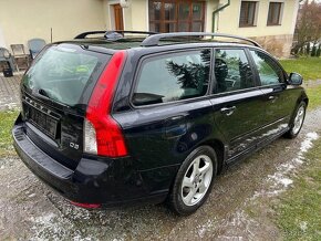 VOLVO V50 2.0D 110kw r.2011 187000km navigace klima - 4