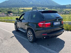 BMW X5 4.8i - 4